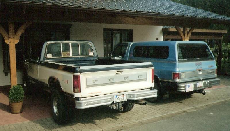 MARTINSRANCH SILVERADO vs f250 